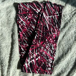 SUPER FUN Pink Athletic Leggings! 🩷